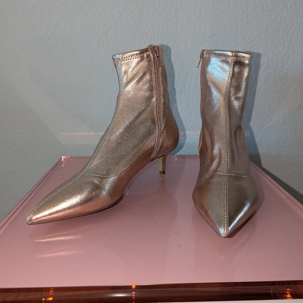 FREE PEOPLE 🌼 Gold ankle boots